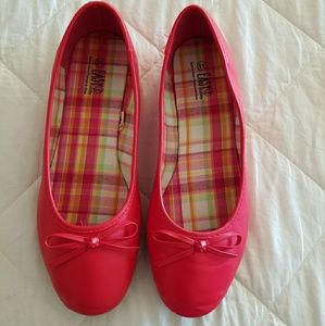 Red ballet flats